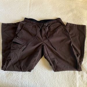 Duluth trading Co canvas pants, adventure pants, athleisure pants, lightweight